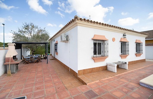 Chiclana de la Frontera Villa | Villa "Casa Caramelo" con piscina, terraza, A/C y Wi-Fi