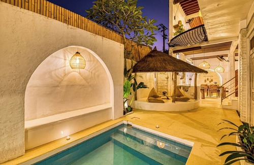 Berawa Villa | Villa Cabala with Gym and Rooftop