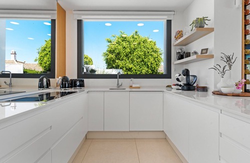 Estepona Villa | Villa Calma -Stunning 4Bd Family Villa with Views!