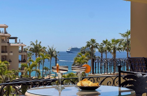 Los Cabos Condominio | VISTA AL MAR a la playa Medano - VILLA CAMILLE 4to piso en Villa La Estancia Resort & SPA