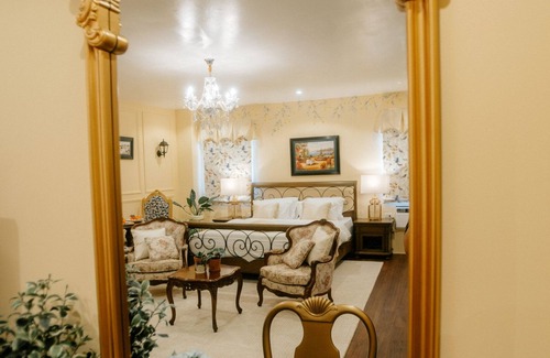 Tagaytay Villa | Villa Camilla by Villa D'Este