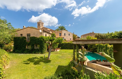Llofriu Villa | Villa "Can Llofriu" con vistas a la montaña, piscina privada y Wi-Fi