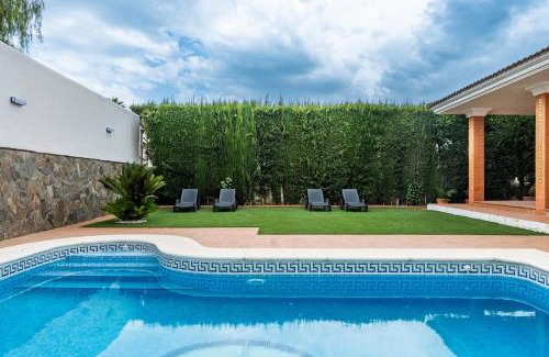 Bormujos Villa | Villa Candelaria Sol y Piscina