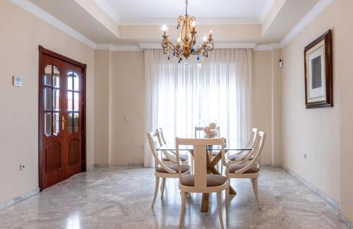 Bormujos Villa | Villa Candelaria Sol y Piscina