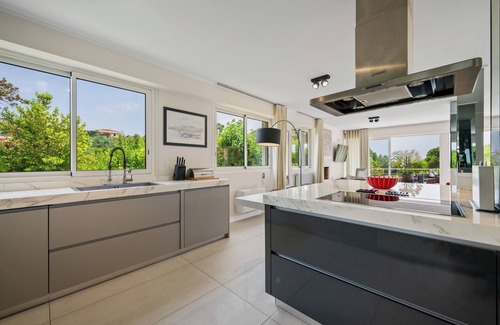 La Croix des Gardes Villa | CANNES: villa californiana, muy privada, a 15 minutos a pie de la playa. Niño amigable