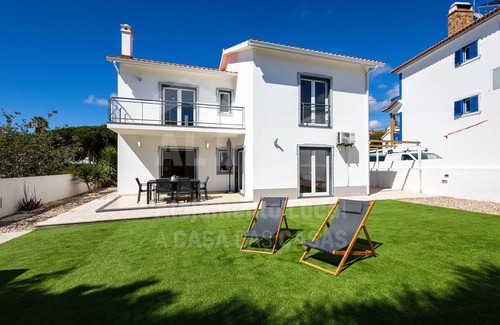 Barril de Baixo Chalet De Esquí | Villa Canto da Baleia by ACasaDasCasas