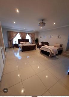 Jan Kempdorp Casa | Villa Caramia Guest Lodge