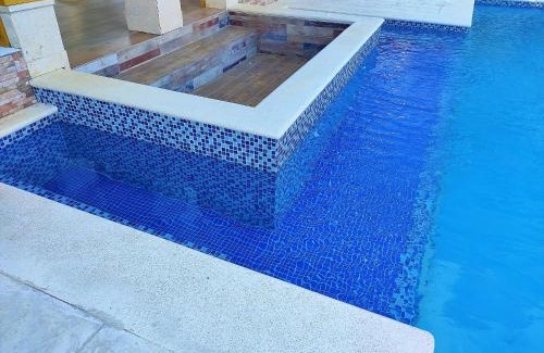 La Vega Province Casa | Villa Carolina By Hospedify Hermosa villa con piscina, mesa de billar, cancha de baloncesto y BBQ