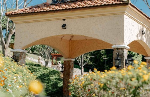 Tagaytay Casa | Villa Carolina by Villa D'Este