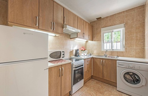 Torrevieja Villa | Villa "Casa Abuelita" con piscina privada, jardín, terraza, aire acondicionado y Wi-Fi