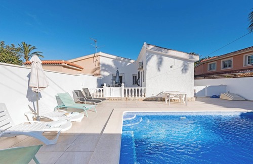 Torrevieja Villa | Villa "Casa Abuelita" con piscina privada, jardín, terraza, aire acondicionado y Wi-Fi