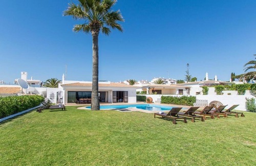 Olhos D'Agua Casa | Villa Casa Amendoeiras by LovelyStay