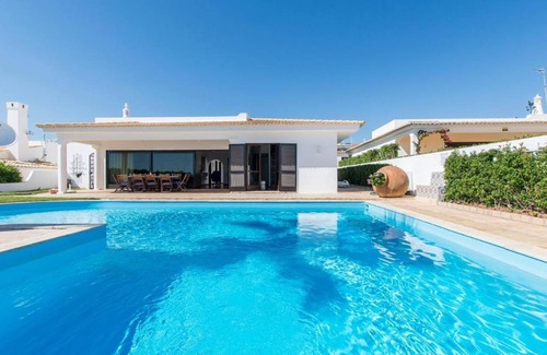 Olhos D'Agua Casa | Villa Casa Amendoeiras by LovelyStay