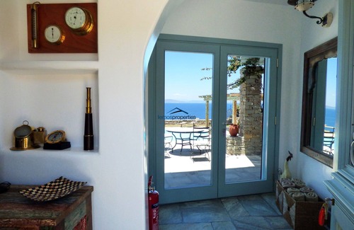 Kea Villa | Villa Casa Bianca en el paseo marítimo con una piscina y vistas increíbles al mar