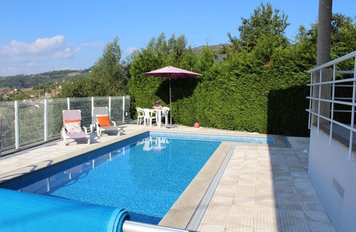 Cinfaes Villa | Villa 'Casa Da Calçada' con vistas a la montaña, piscina privada y Wi-Fi