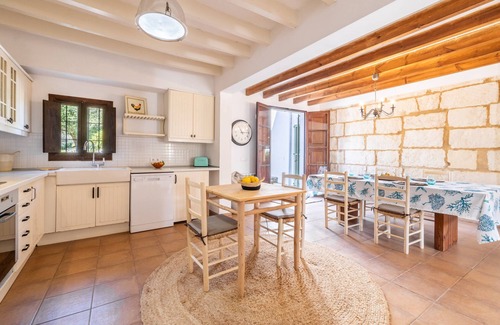 Selva Villa | Villa 'Casa De Los Almendros' con vistas a la montaña, piscina privada y Wi-Fi