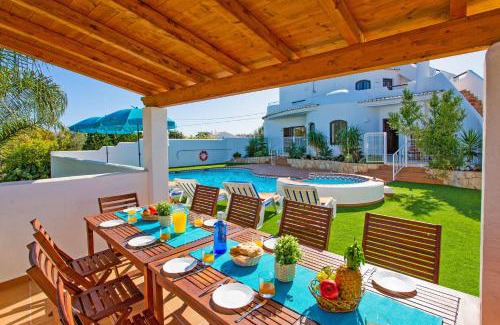 Patroves Villa | Villa Casa do Laguinho by Villa Plus