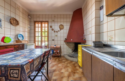 Sarroch Casa | Villa "Casa Vacanze Elena" con jardín, terraza y piscina