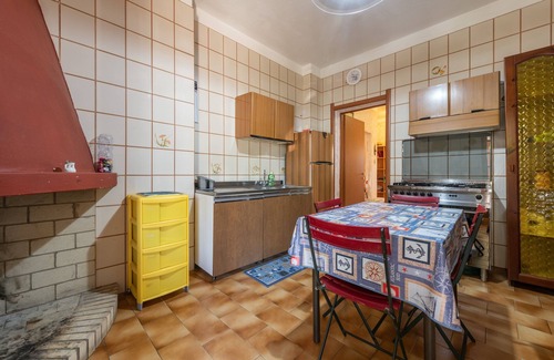 Sarroch Casa | Villa "Casa Vacanze Elena" con jardín, terraza y piscina