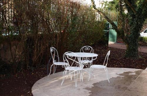 Quartier de France Villa | Villa Casablanca Vichy Paris