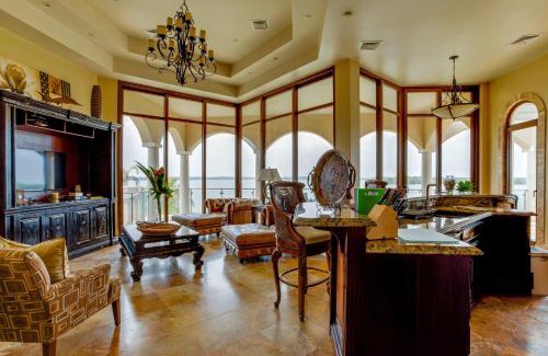 Placencia Casa | Villa Castello- Water Views & Resort Amenities