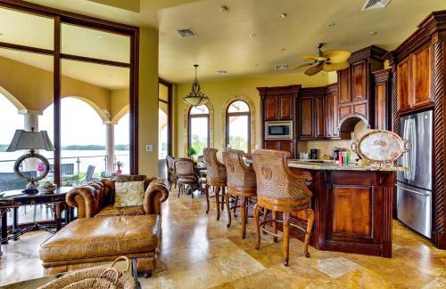Placencia Casa | Villa Castello- Water Views & Resort Amenities
