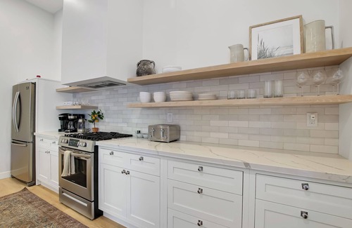 Westside Villa | Villa Castillo 4 & 5 (2 villa rental) centrally located downtown, A/C, dog allowed