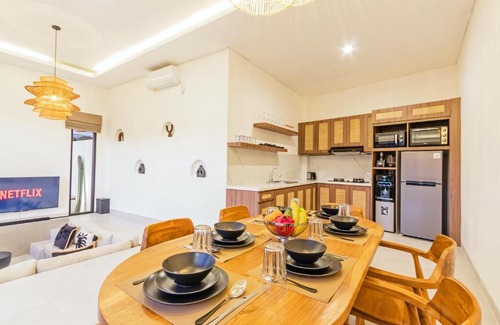Berawa Villa | Villa Celestial Brand New Enchanting 2 BR with Aircon Living Canggu