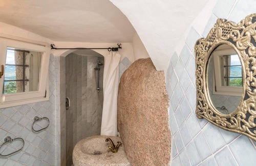 Capriccioli Villa | Villa-Villa-Baño con ducha-Vista al Mar