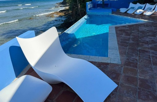 Bravos de Boston Villa | Villa Chavaniac - Espectacular propiedad frente al mar