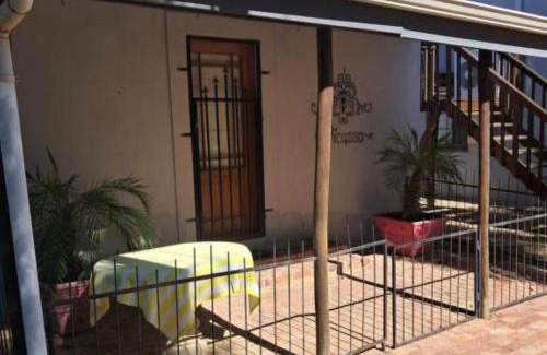 Porterville Casa | Villa ChoCoLatt Guest House and Porta Taverna Restaurant