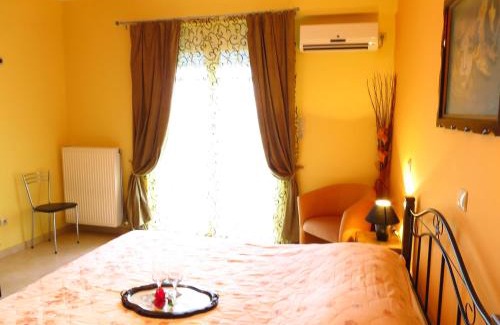 Kymi-Aliveri Apartamento | Villa Christine - Maisonettes with fireplace