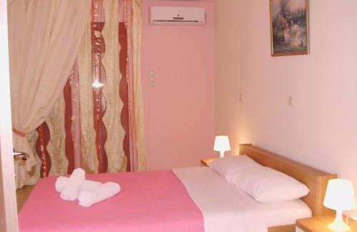 Kymi-Aliveri Apartamento | Villa Christine - Maisonettes with fireplace