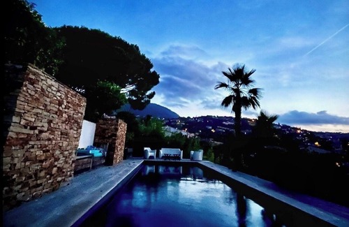 Cavalaire-sur-Mer Villa | Villa Cimatisee vue mer Piscine 12 Metres Traitee au sel