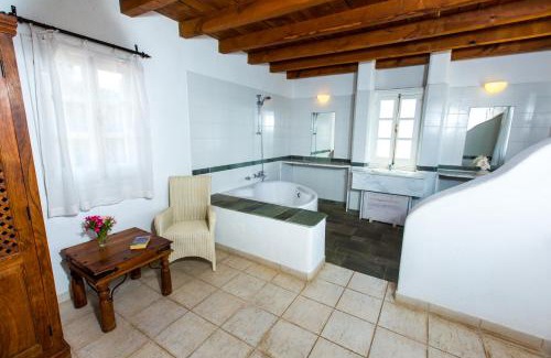 Pomos Villa | Villa Clarissa & Carmel View