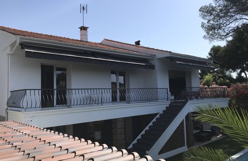 Saint-Raphael Villa | VILLA CLIMATISEE CON PISCINA A 800 m DEL MAR CON WIFI.