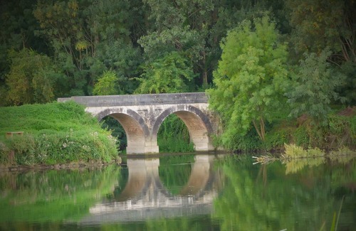 Saint-Brice Villa | Villa con piscina privada cerca de Cognac ideal para pesca, ciclismo y golf.