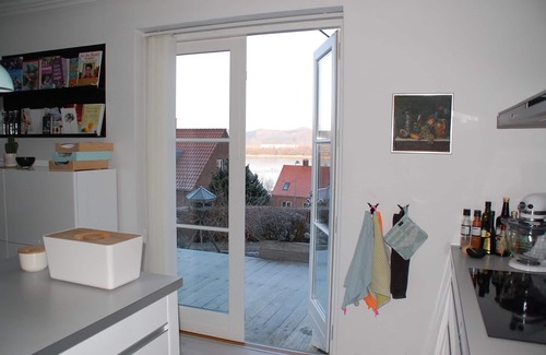 Vejle Casa | Villa close to town, forest and lake - with outdoor sauna option