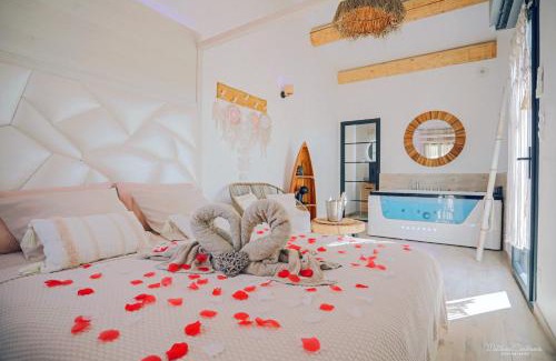 Cuges-les-Pins Cama Y Desayuno | Villa CoCoon - Love room cocooning & 50 nuances