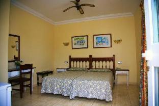 Peguera Casa | Villa Columbus Rooms and Restaurant