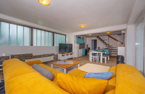 Klenovica Villa | Casa vacacional cómodamente amueblado con piscina