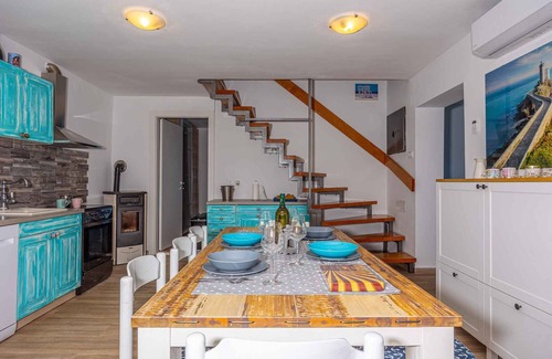 Klenovica Villa | Casa vacacional cómodamente amueblado con piscina