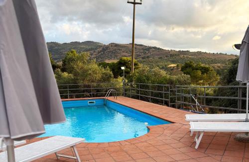 Ventimiglia di Sicilia Casa | Villa con Piscina