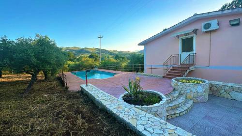 Ventimiglia di Sicilia Casa | Villa con Piscina