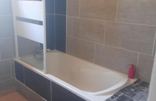 Vinon-sur-Verdon Apartamento | Villa confort 3 chambres avec piscine privée jardin wifi à Vinon sur Verdon