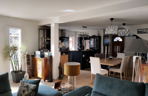 Callian Villa | Villa Confortable Avec Piscine au Calme Mais Commerces à Proximité