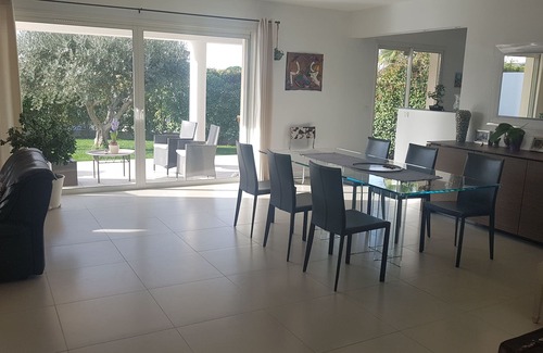 Saint-Jean-de-Vedas Casa | Villa Contemporaine Avec Piscine