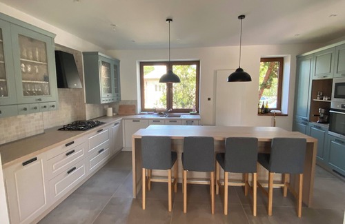 Roznava Villa | Villa Coral - oasis junto a la piscina