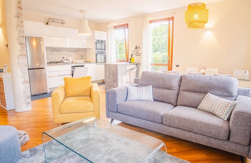 Lonato del Garda Villa | Villa Corte Barcuzzi - Italian Homing