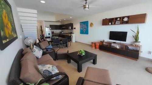 San Benito Casa | Villa Cos beachfront house